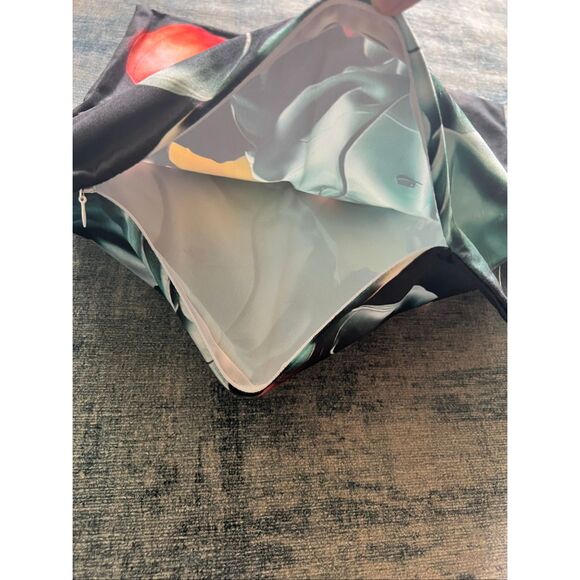 Victor Wembanyama Nike Extraterrestrial Talent Square Pillowcase - Picture 4 of 4